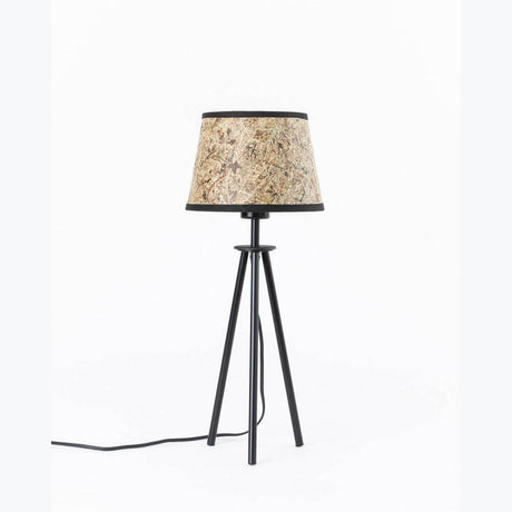 Metall Dreibein-Tischlampe mit Heuschirm in schlichtem Design und natürlichem Lampenschirm.