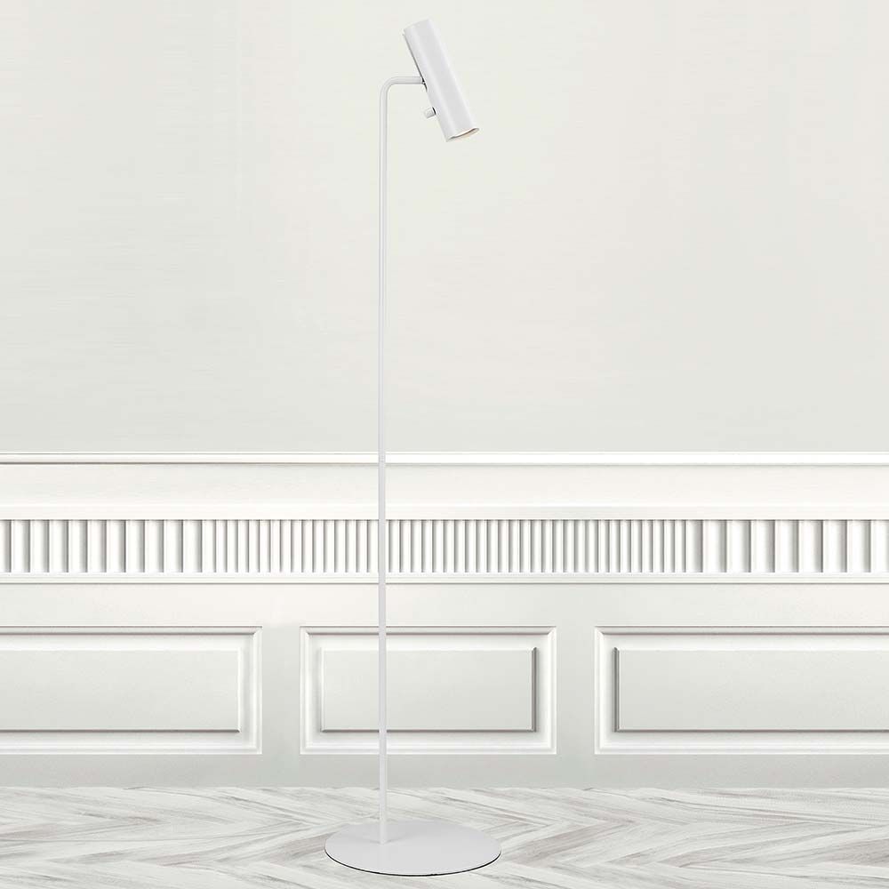 Mib 6 Stehleuchte in Weiß, skandinavisches Design mit schwenkbarem Leuchtenkopf für modernes Wohnen.