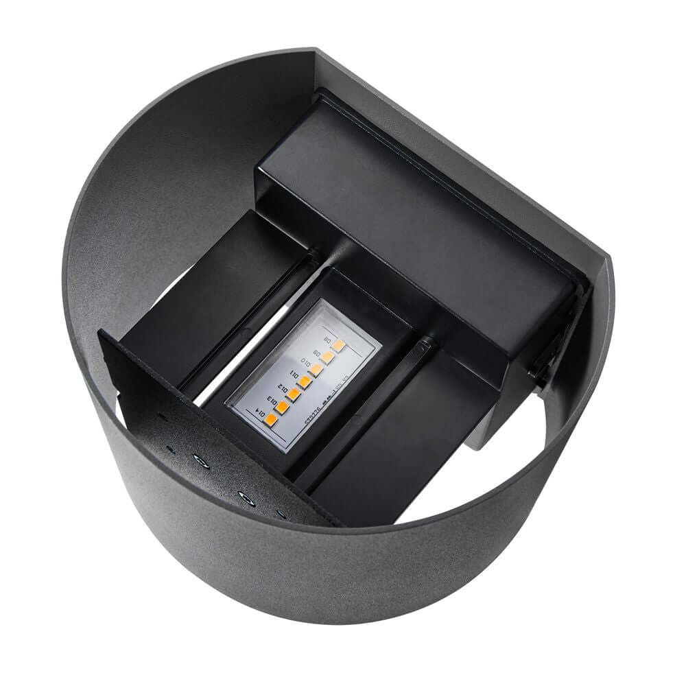 Milda LED Wandleuchte IP44 mit minimalistischem Design und interessanten Lichtmasken.