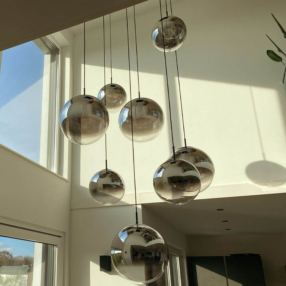 s.luce Modular Umbau bis 20 Leuchten - elegante Hängeleuchten im Wohnraum.