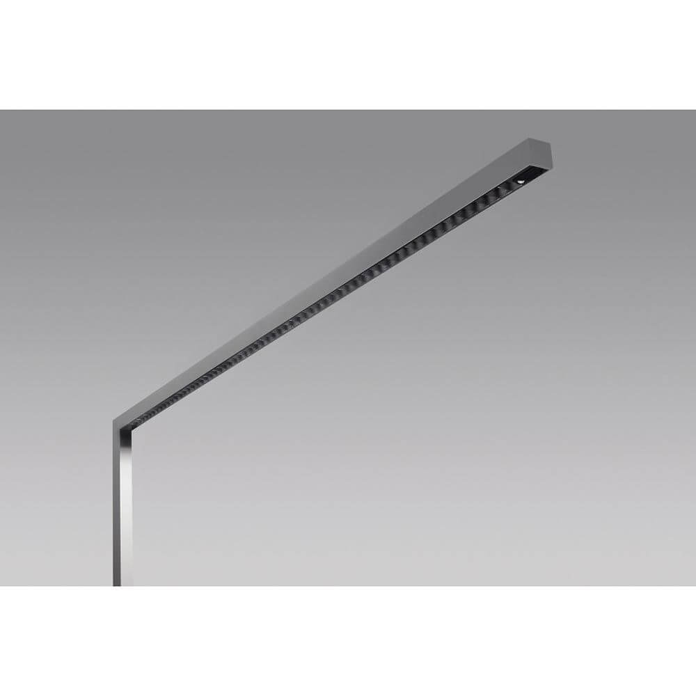 Lens Double Büro Stehlampe in Alu-Eloxierung mit innovativem Sensor und minimalistischem Design.