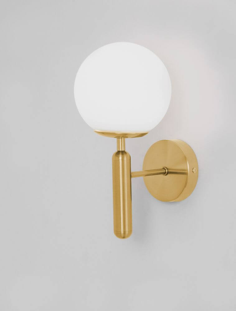 Alt Tag: Monet Wandleuchte Gold, Weiß - Nova Luce Wandlampe mit opalweißem Glas und goldfarbenem Metall, elegante moderne Leuchte