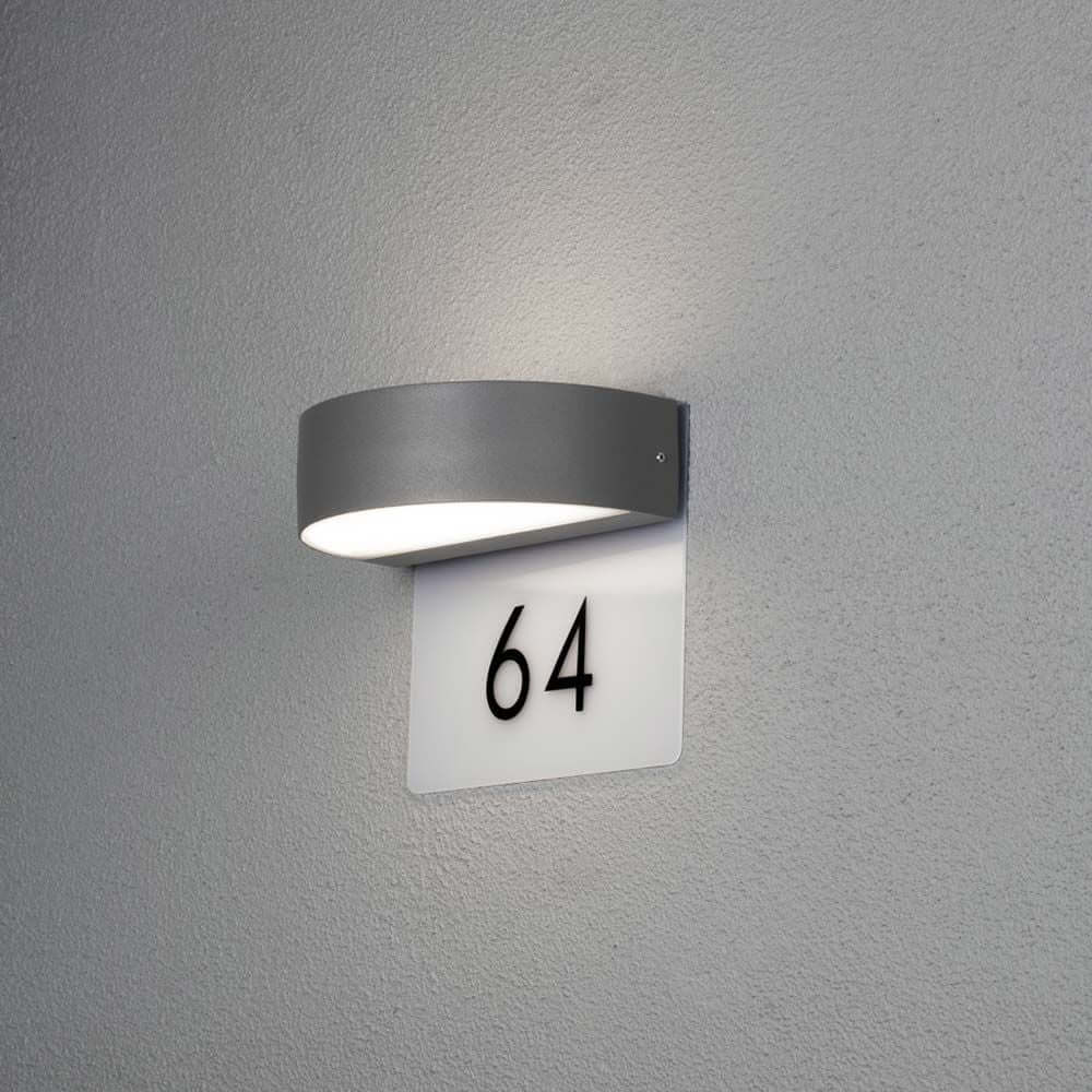 Monza LED Hausnummernleuchte inkl. Ziffern an grauer Wand, mit Ziffer 64, modernes Design, IP54, 2x4,5W.