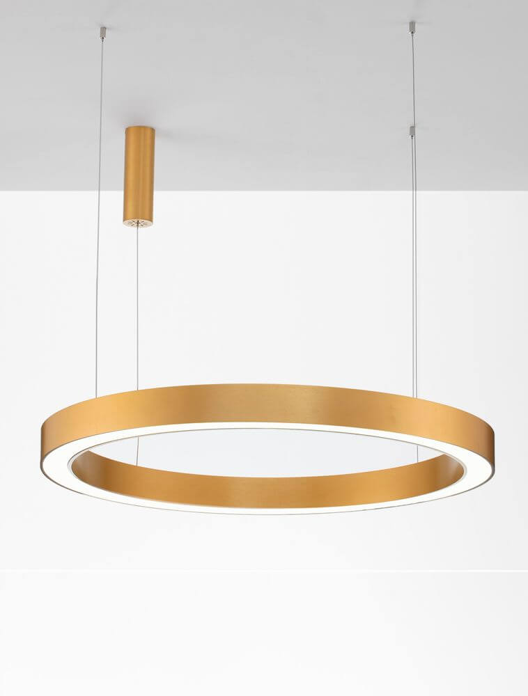Morbido LED Pendelleuchte Ø 100cm 2700, 4000K in goldfarbenem, minimalistischen Design.