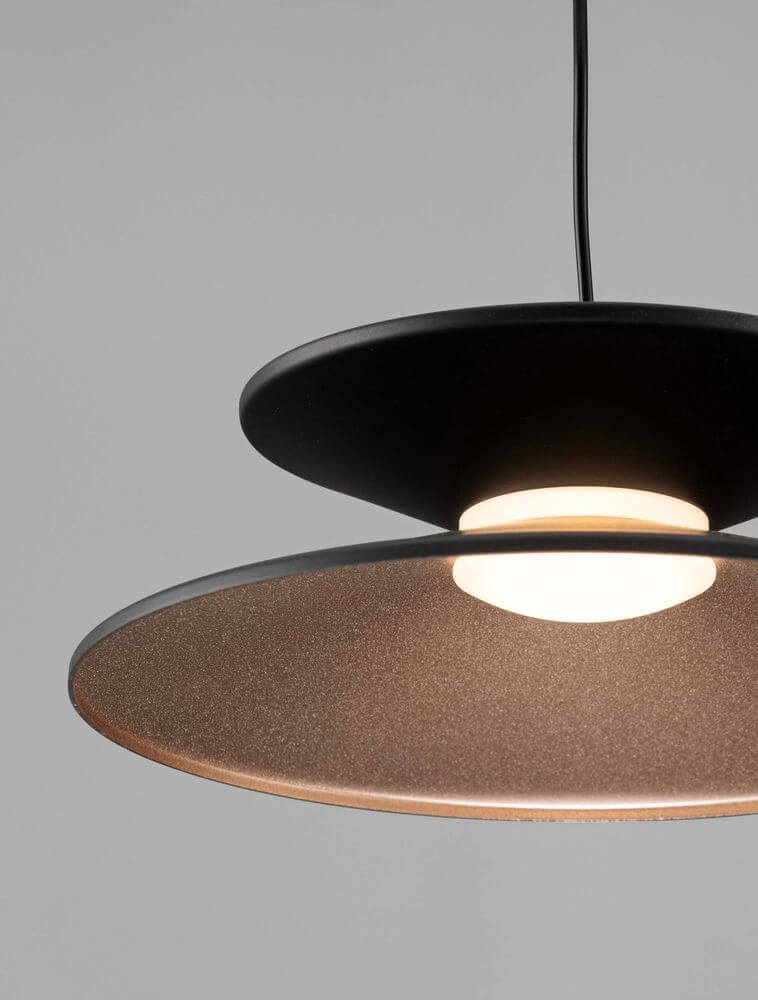 Morfi Pendelleuchte Ø 20cm 3000K Schwarz, Gold mit modernem Design und warmem Licht.