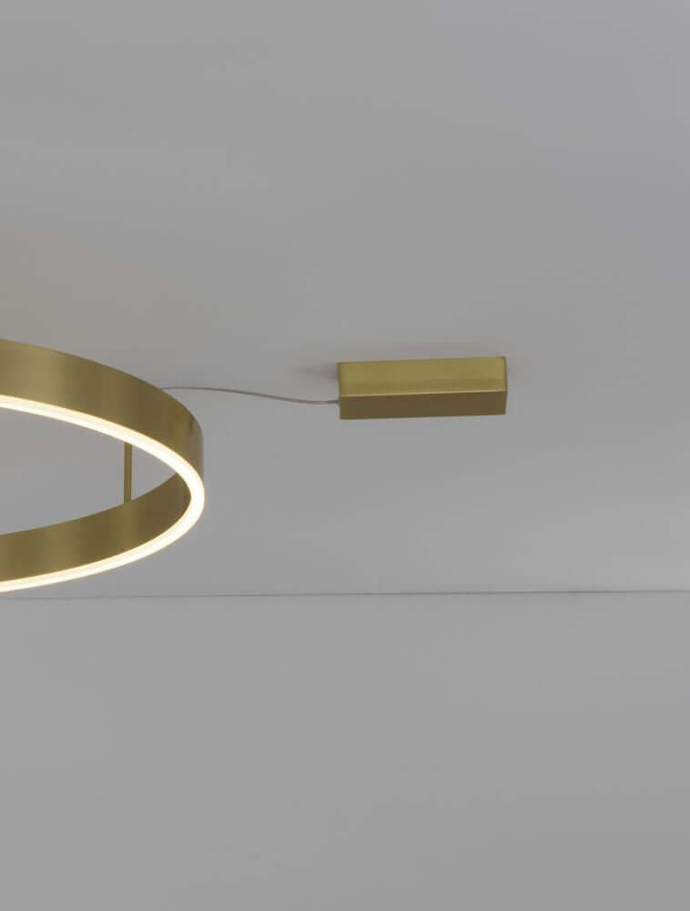 Motif LED Deckenleuchte Ø 80cm 3000K mit elegantem, runden Design in Gold und integrierter Lichtquelle.