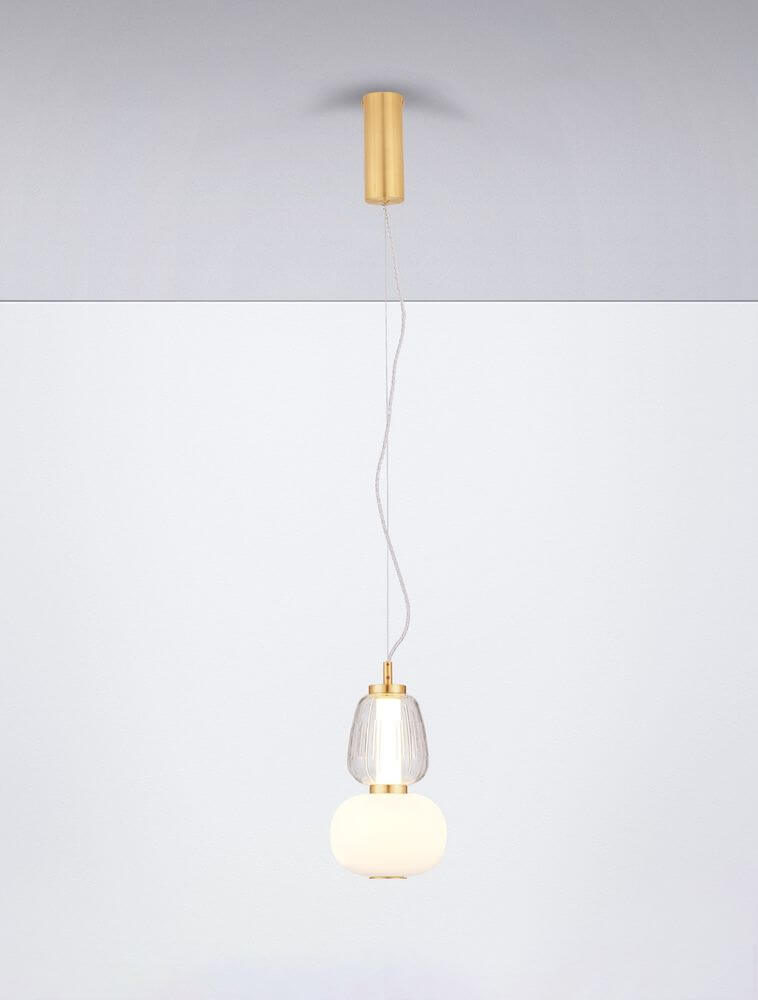 Movil Pendelleuchte 2-flammig Ø 17cm 3000K Gold mit elegantem goldenem Design und minimalistischer Struktur.