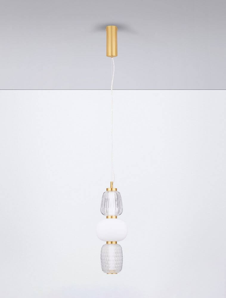 Movil Pendelleuchte 3-flammig Ø 17cm 3000K Gold mit elegantem Design und drei Glaskörpern.
