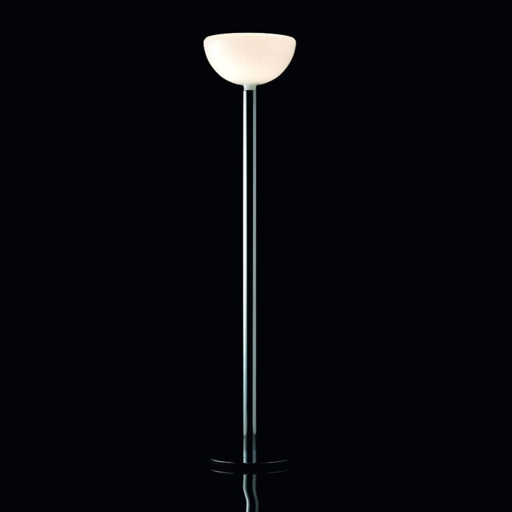 Nemo Am2C klassische Stehlampe von Albini, stilvolle Leuchte mit opalweißem Glas und dimmbarem Licht.