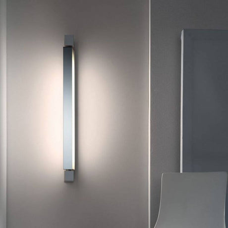 Nemo Ara 69 LED applique murale réglable montée sur un mur, design moderne, éclairage indirect, économe en énergie.