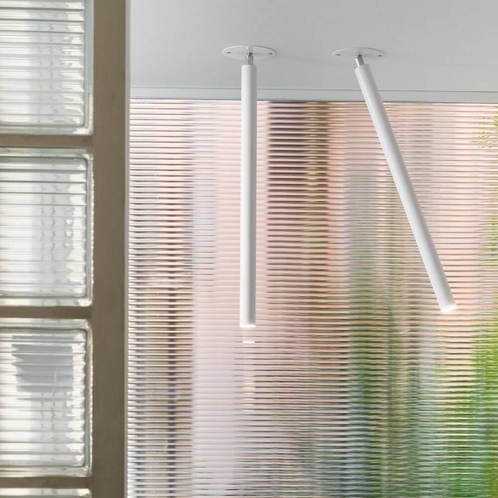 Nemo Canna Nuda 50cm LED Einbau-Deckenspot in modernem Raumdesign, stilvoll montiert an der Decke.