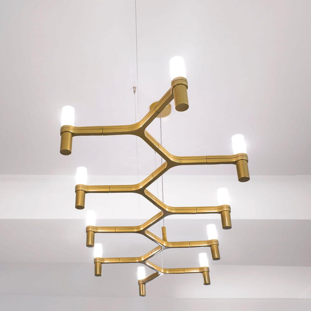 Nemo Crown Plana Esstischlampe in Gold, 10-flg., inspiriert von Schneekristallen, mit diffusen Licht- und modernen Design.
