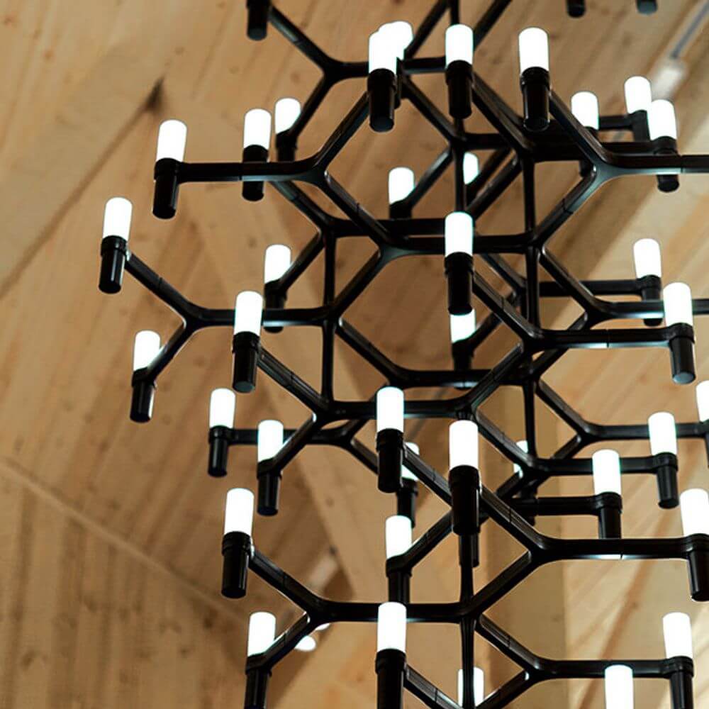 Nemo Crown Summa Hängelampe 48-flg. 157cm in modernem Design mit diffusen Lichtquellen.