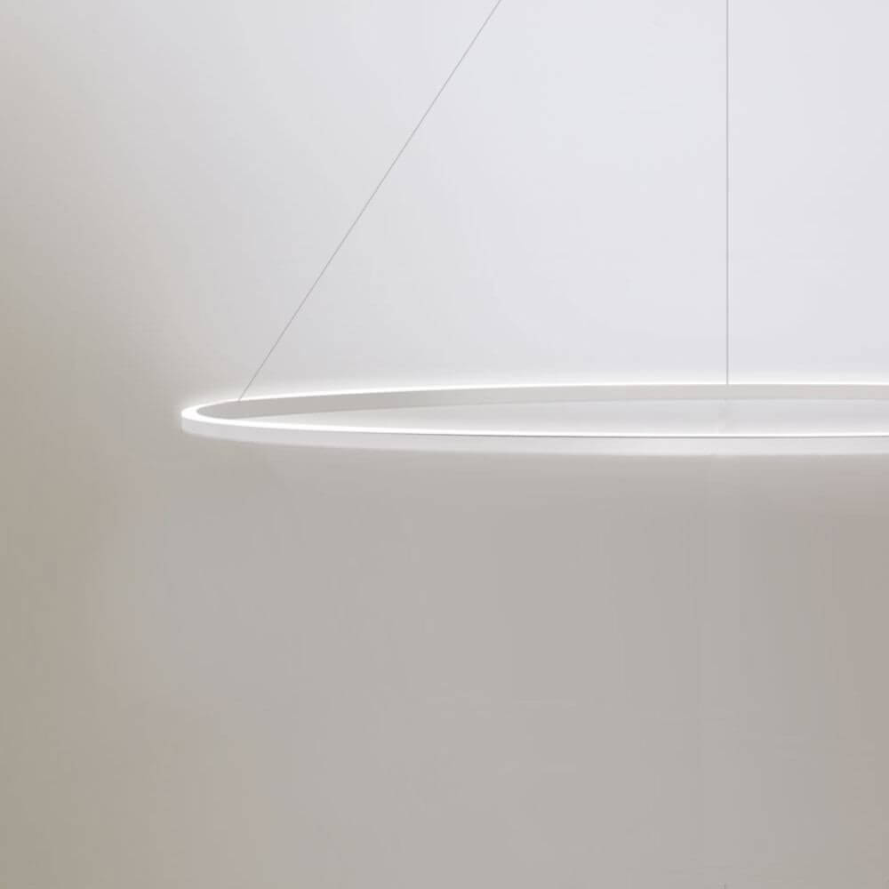 Nemo Ellisse Major Up LED Hängelampe 133x70cm indirekt in schwebender Ausführung, sanftes Licht und elegantes Design.