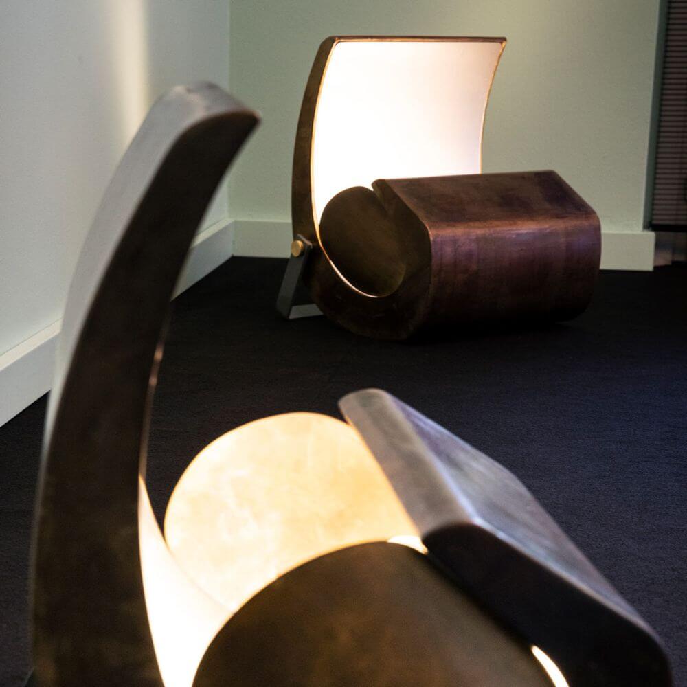 Nemo Escargot Tisch- & Bodenleuchte Limitiert in elegantem Design und warmem Licht, hochwertige Sammlerlampe.