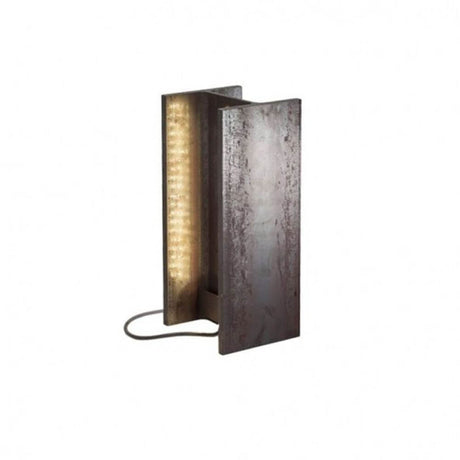 Nemo Mais Plus Que Cela Je Ne Peux Pas Mini LED-bordlampe i industriell stil i grovt metall.