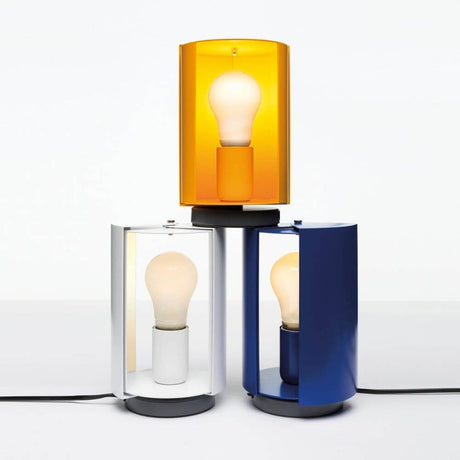 Nemo Pivotante À Poser lampe de table pivotante en trois couleurs avec différentes émissions lumineuses.