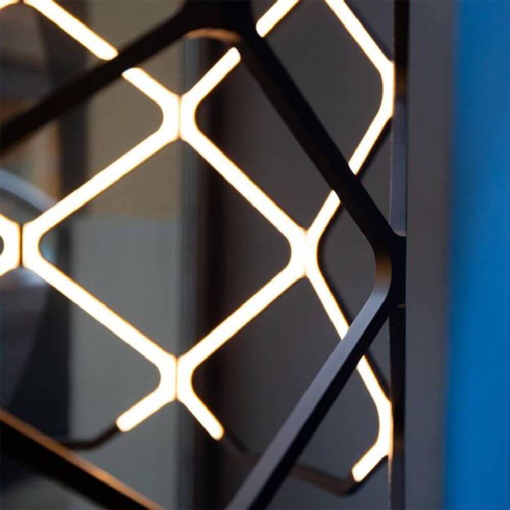 Nemo Titia LED Hängelampe Detailansicht mit warmem Licht und geometrischem Design