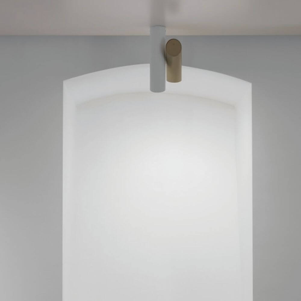 Nemo Tubes Large LED Deckenlampe einstellbar, moderne und elegante Deckenbeleuchtung mit drehbaren Elementen.