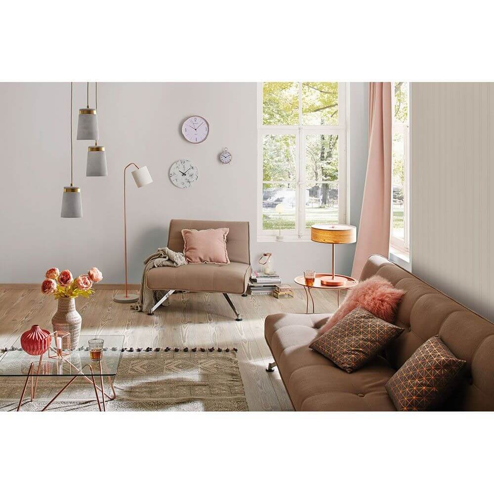 Neordic Liska Holz Deckenleuchte 3-flammig in einem modernen Wohnraum mit eleganter Einrichtung.