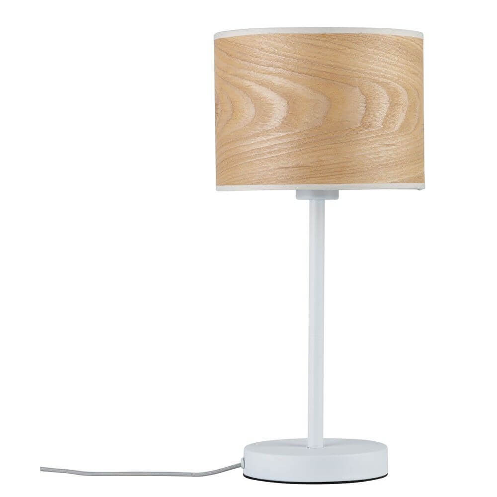 Neordic Neta Holz Tischleuchte Holz mit natürlichem Echtholz-Lampenschirm und weißem Sockel.