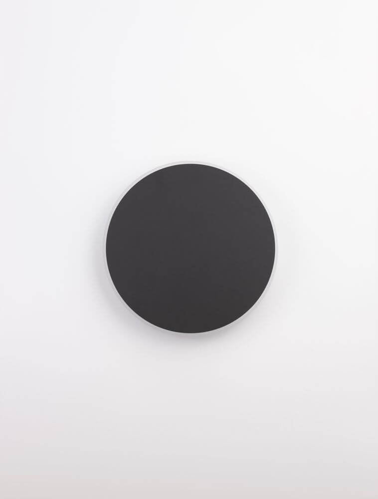 Nevo LED Wandleuchte Ø 30cm 3000K in modernem, zeitlosem Design mit schwarzem Rahmen.