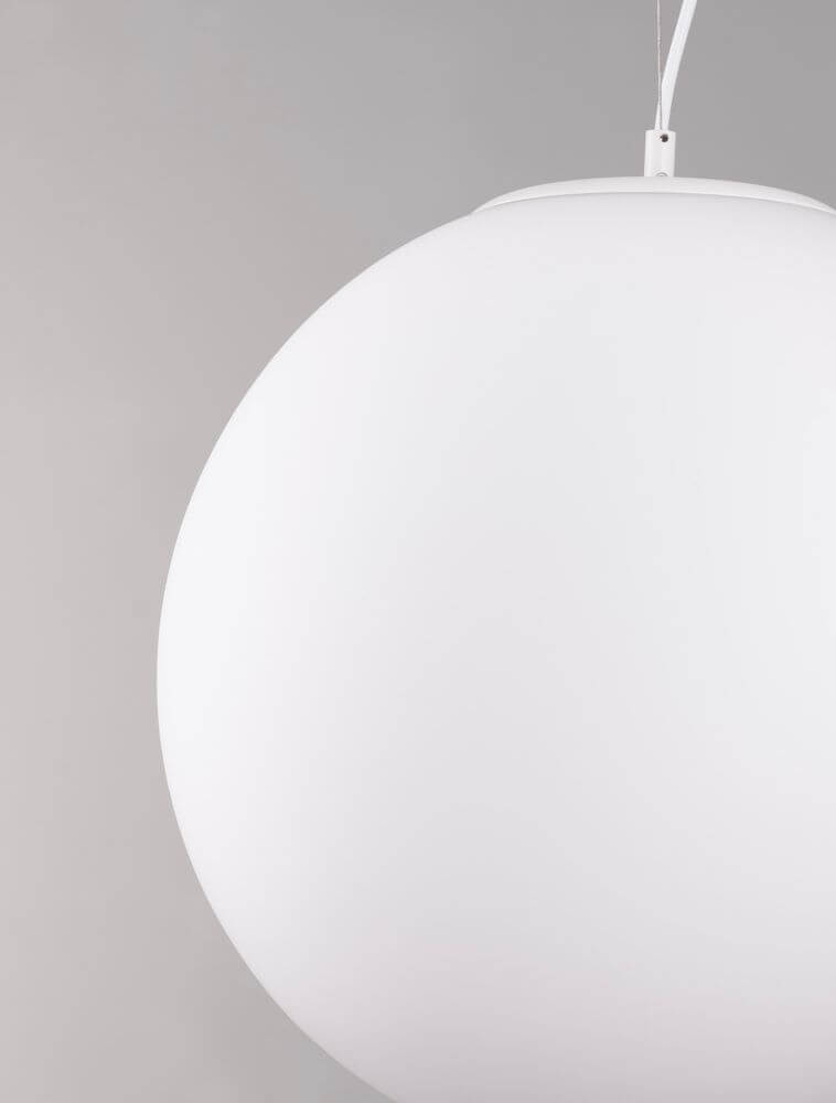 Nevoso Pendelleuchte E27 Weiß - matte, kugelförmige Pendelleuchte mit weichem, blendfreiem Raumlicht, ideal dimmbar