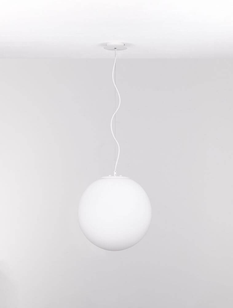 Nevoso Pendelleuchte E27 Weiß – runde, matte Kugel-Pendelleuchte mit entblendendem Schirm, dimmbar, modernes Wohnzimmer-Design