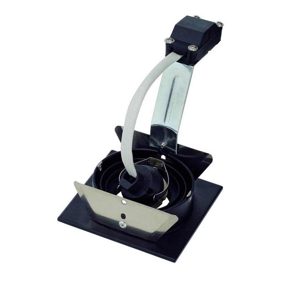 New Tria I GU10 Downlight, Square Schwarz mit flexibler Montage und drehbarem Lichtkegel.