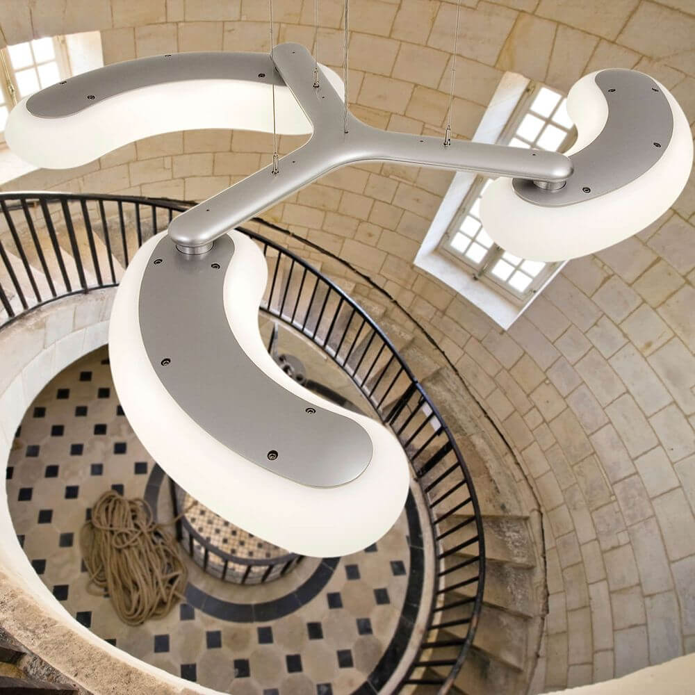 Blade XXL LED Hängeleuchte in Weiß, drehbare Leuchtkörper, max. Durchmesser 211cm, modernes Design.