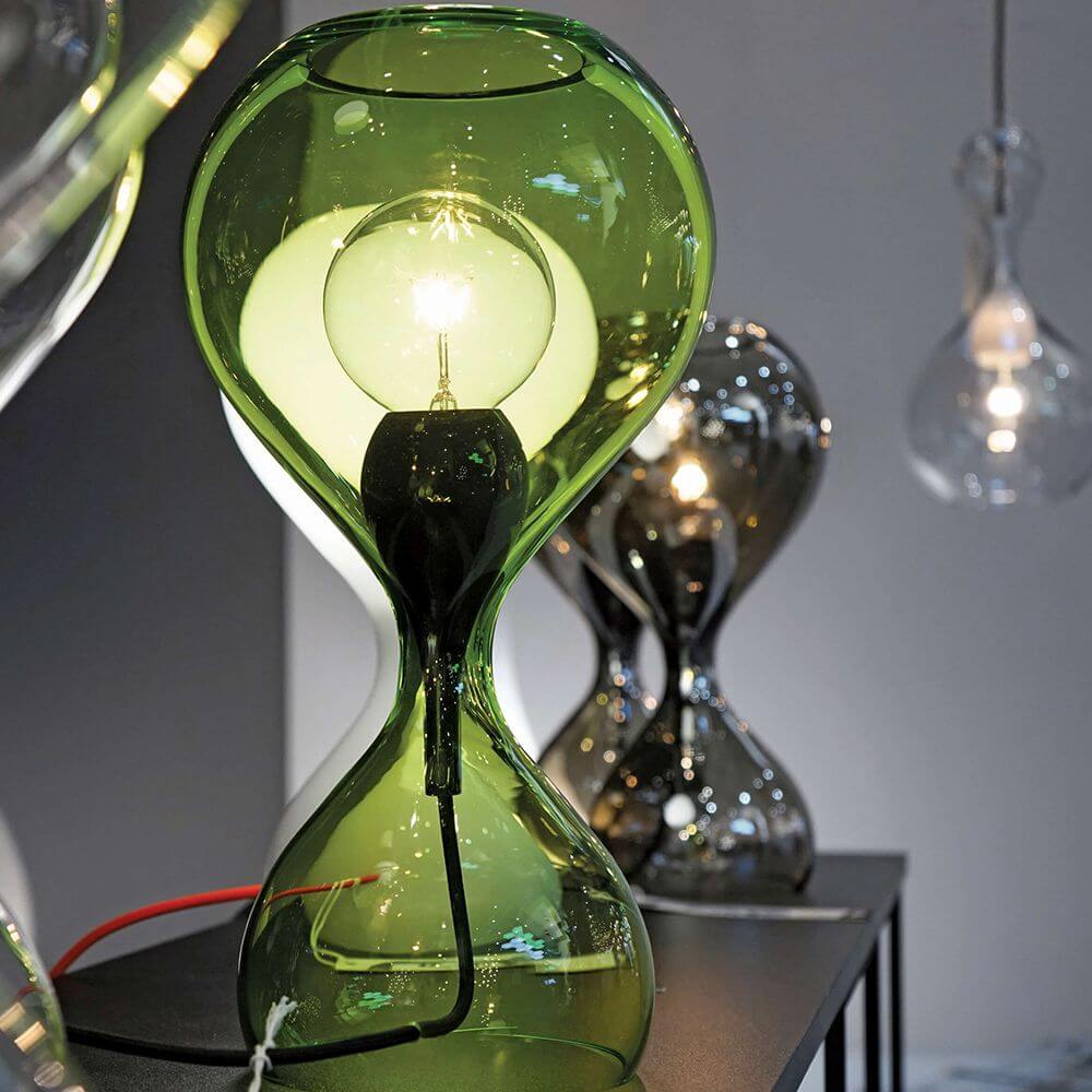 Blubb Tischlampe Glas mit Dimmer in grünem, mundgeblasenem Glas mit integriertem Dimmer.