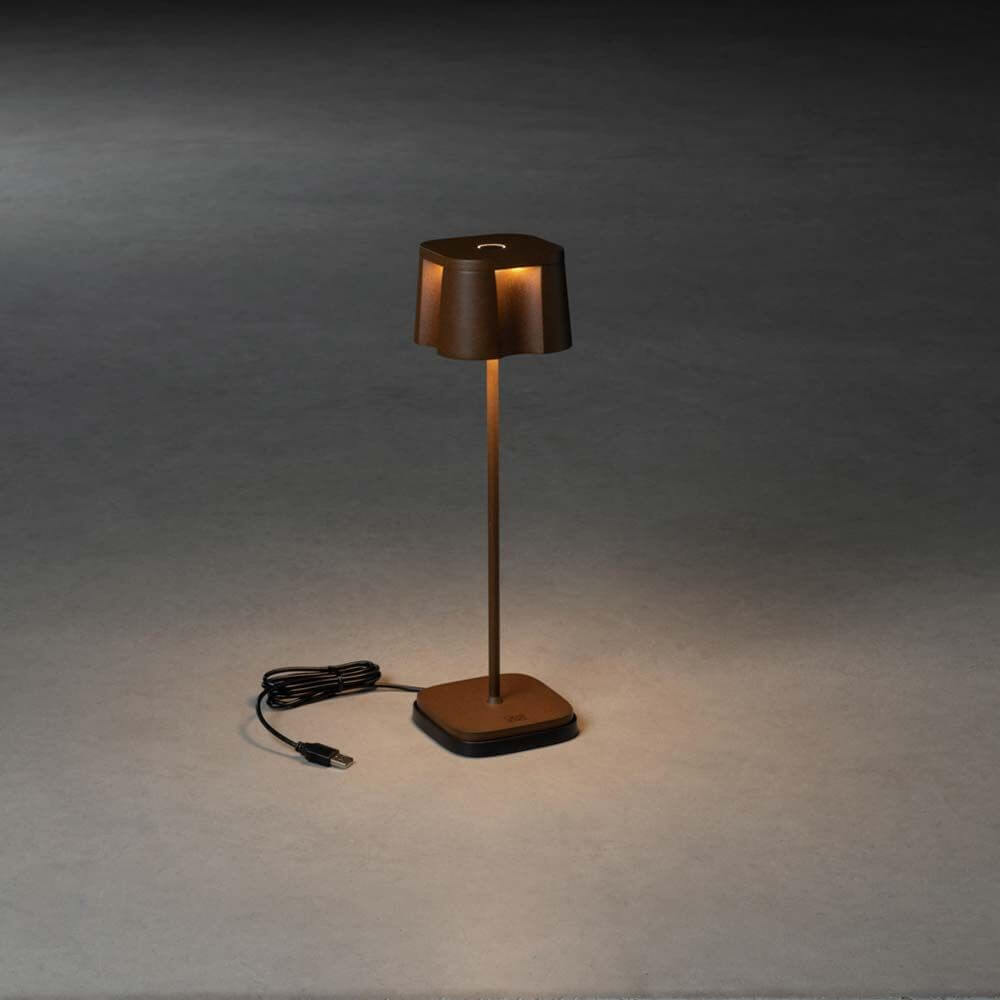 Nice LED Outdoor USB-Tischlampe CCT in Rostfarbe, dimmbar mit variabler Farbtemperatur.