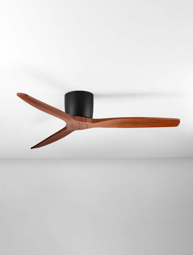 Ninemia Ventilator Ohne Beleuchtung Ø 132cm in Sandy Black Metal mit Dark Wood Color Holzflügeln.