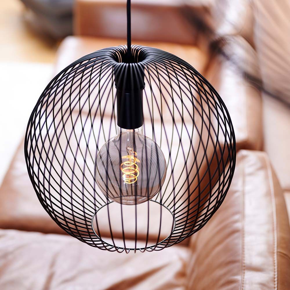 Beroni Pendelleuchte aus gebogenen Metalldrähte mit faszinierendem Licht- und Schattenspiel.
