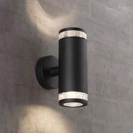 Birk applique a due luci IP44 nera montata su una parete con design moderno.