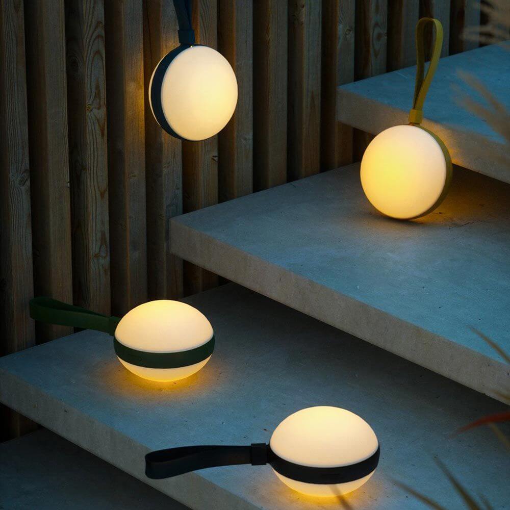 Bring LED Akkuleuchte Ø 12cm IP54 stilvolle Außenleuchten auf Treppe in verschiedenen Farben