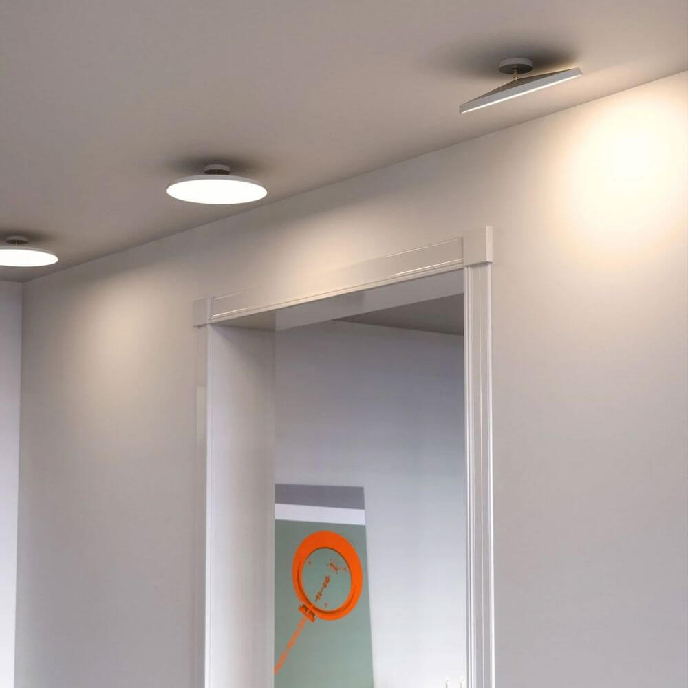 LED Deckenlampe Kaito Pro Ø 40cm an der Decke in modernem Raumdesign