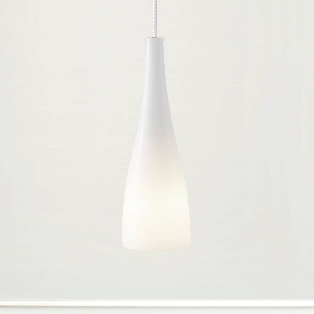Elegante Embla Glas Pendelleuchte Weiß, modernes Design für stilvolle Innenräume.