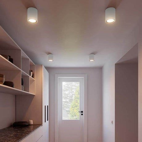 Landon Smart Long LED Deckenleuchte in einem modernen Raum mit stilvollem Design und effektiver Beleuchtung.