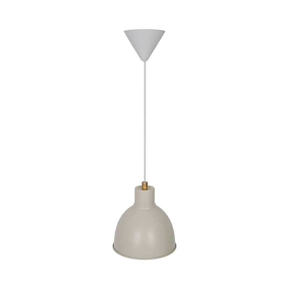 Pop Pendelleuchte Beige mit mattem Finish und Messingdetail, ideal für Ess- und Küchentische.