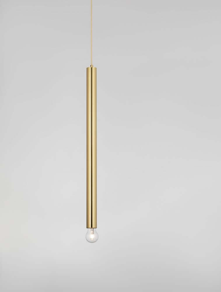 Norway Pendelleuchte E27 Ø 4,5cm Gold mit goldenem Zylinder und glühender Kugelbirne.