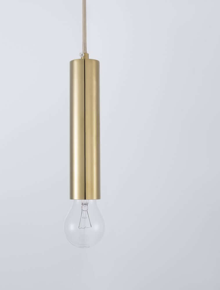 Norway Pendelleuchte E27 Ø 4,5cm Gold mit goldenen Zylindern und transparentem Leuchtmittel.