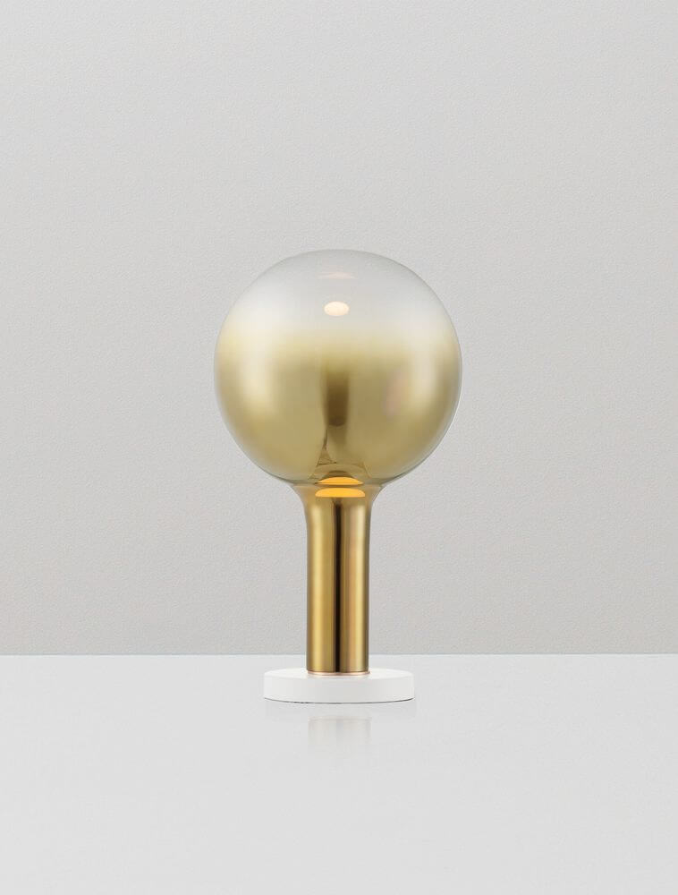 Nostos LED Tischleuchte Ø 20cm 3000K mit warmem Braun- und Goldton für elegantes Wohndesign