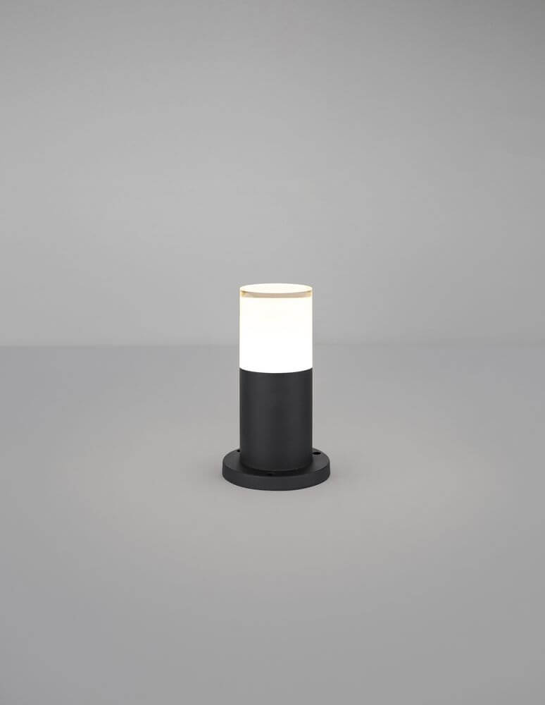 Noten LED Außensockelleuchte 3000K Schwarz IP65 auf grauem Hintergrund.