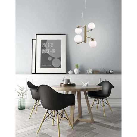 Agrigento Hängelampe 4-flammig Messing, Weiß über einem runden Esstisch in modernem Interieur.