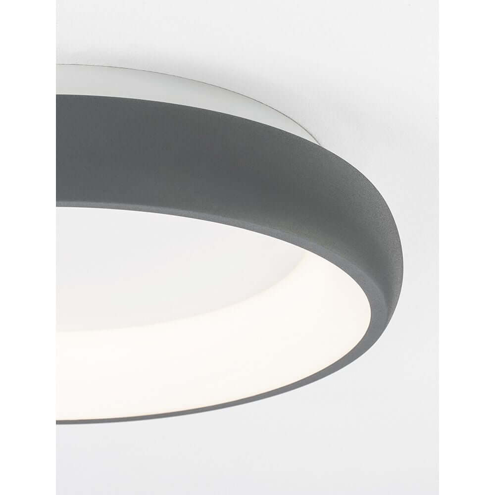 Albi LED Deckenleuchte Dimmbar mit elegantem, modernem Design in Schwarz und strahlendem Licht.