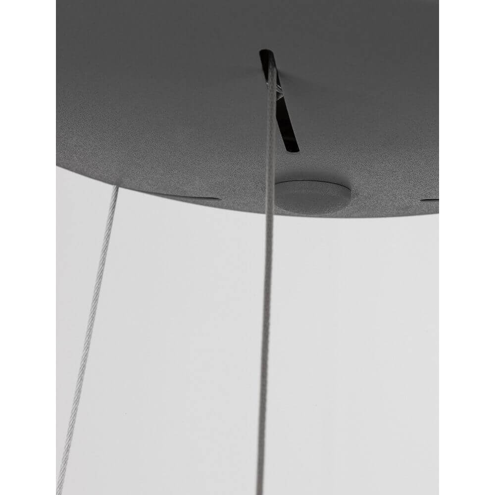 Detailansicht der Albi LED Metall Hängeleuchte Grau mit Seilaufhängung und modernem Design.