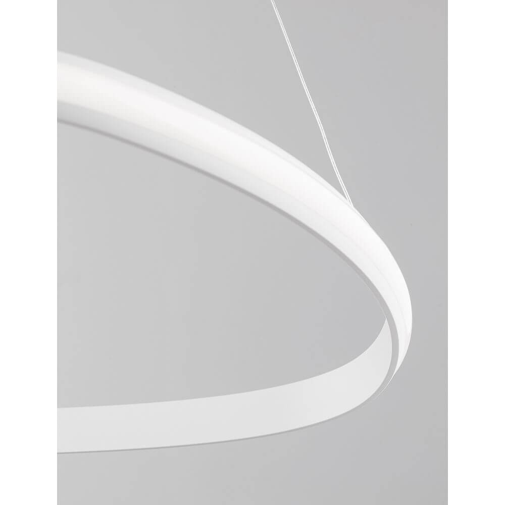 Aries LED Hängelampe Ø 74cm mit modernem Design und schmalem, leuchtendem Ring.