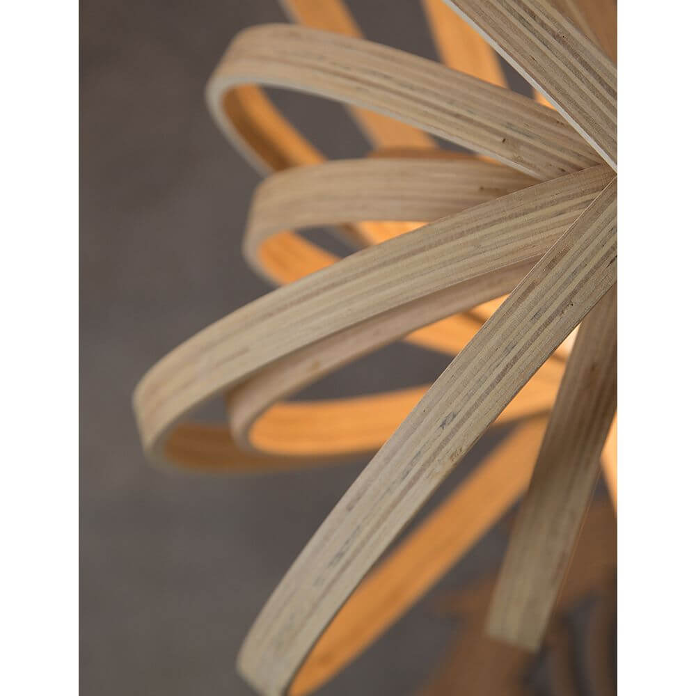 Asco Pendellampe aus Naturholz Ø 43cm mit eleganten Holzspiralen und warmem Licht.