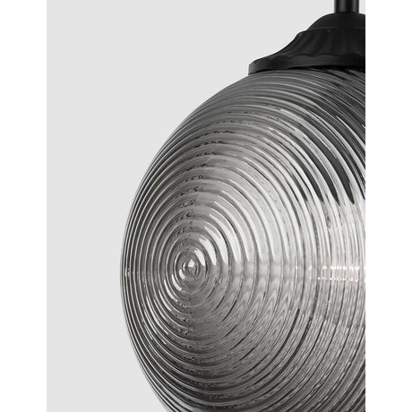 Athena Glas-Pendellampe Ø 25cm mit modernen, einprägsamen Glasdesign und eleganten Rillenmustern.